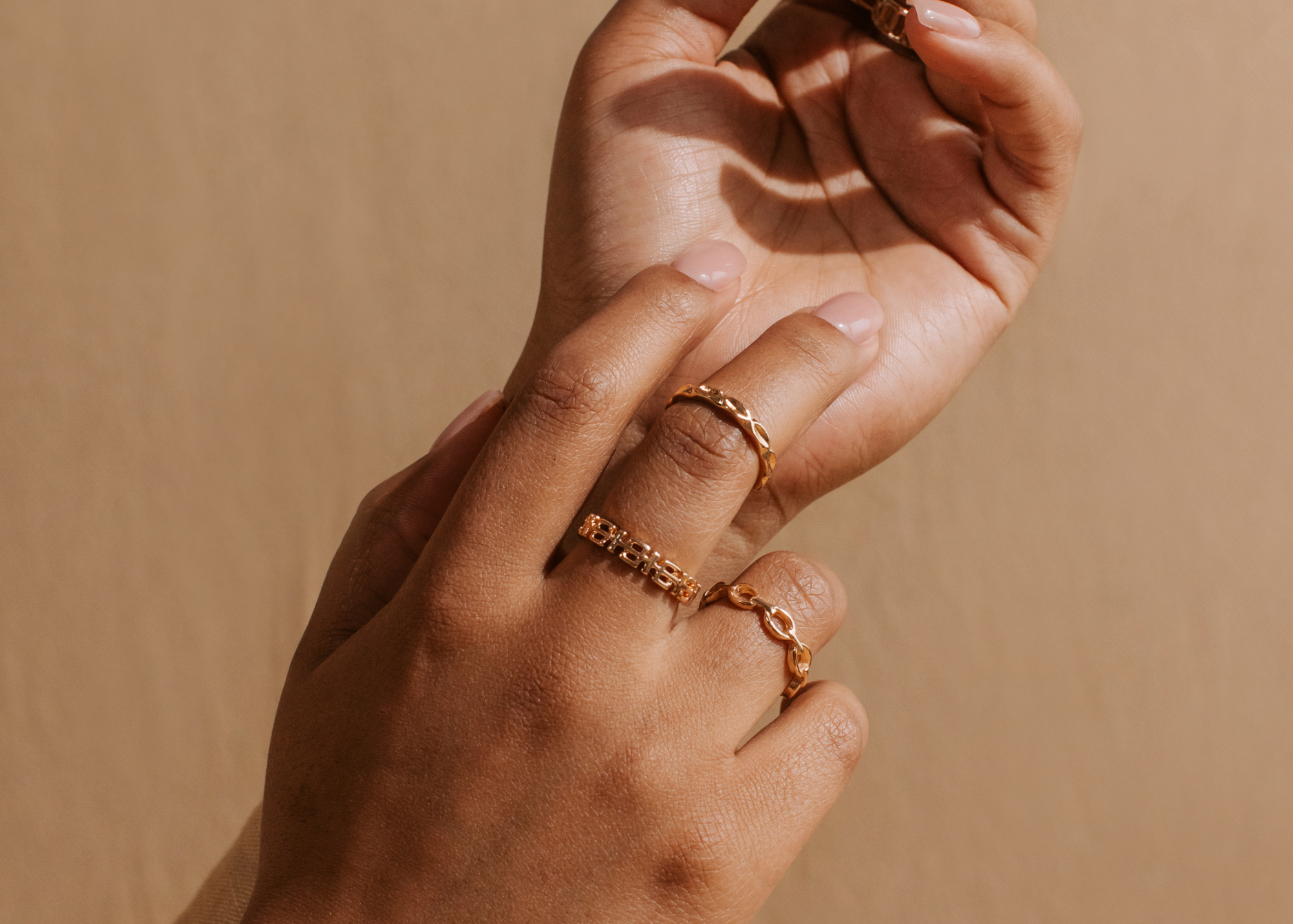 From Morning to Evening: Jewelry That Moves With You.